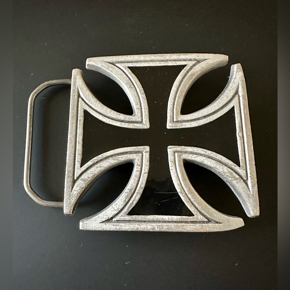 2000 GREAT AMERICAN PRODUCTS 4559 MALTESE FINE PEWTER IRON CROSS BELT BUCKLE